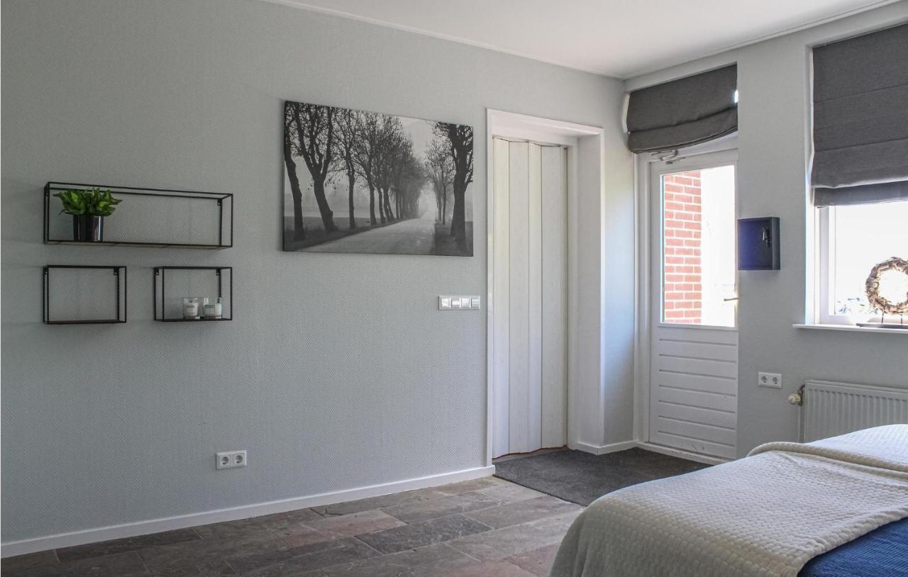 Gorgeous Home In Scharendijke With Kitchen エクステリア 写真