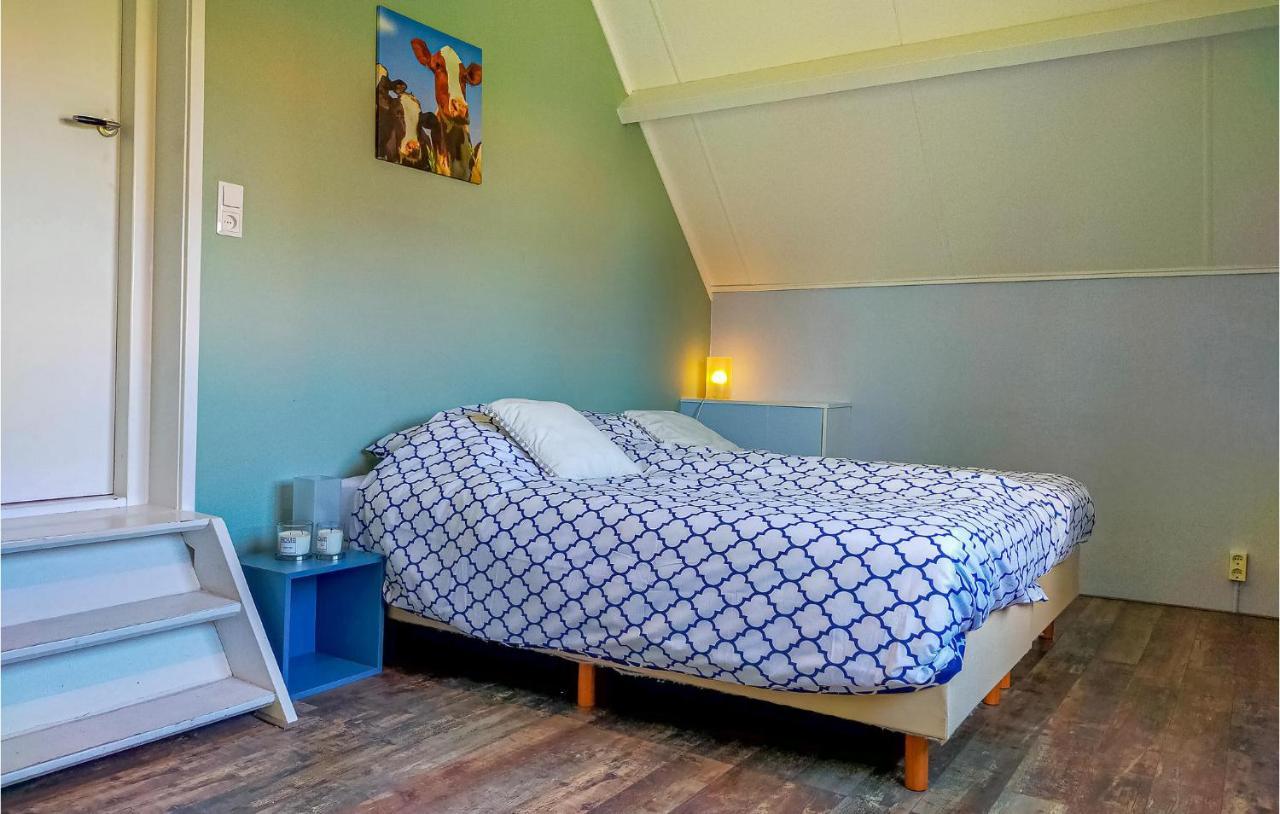 Gorgeous Home In Scharendijke With Kitchen エクステリア 写真