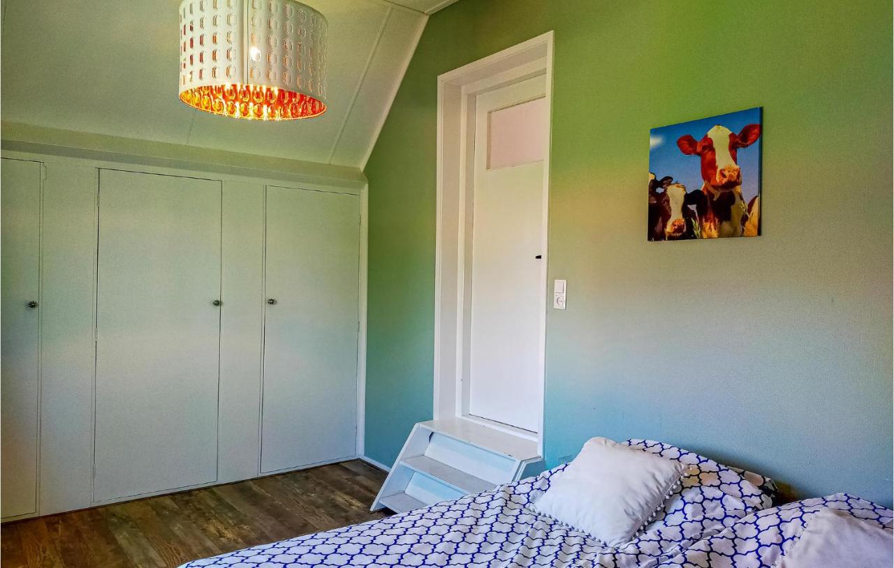 Gorgeous Home In Scharendijke With Kitchen エクステリア 写真