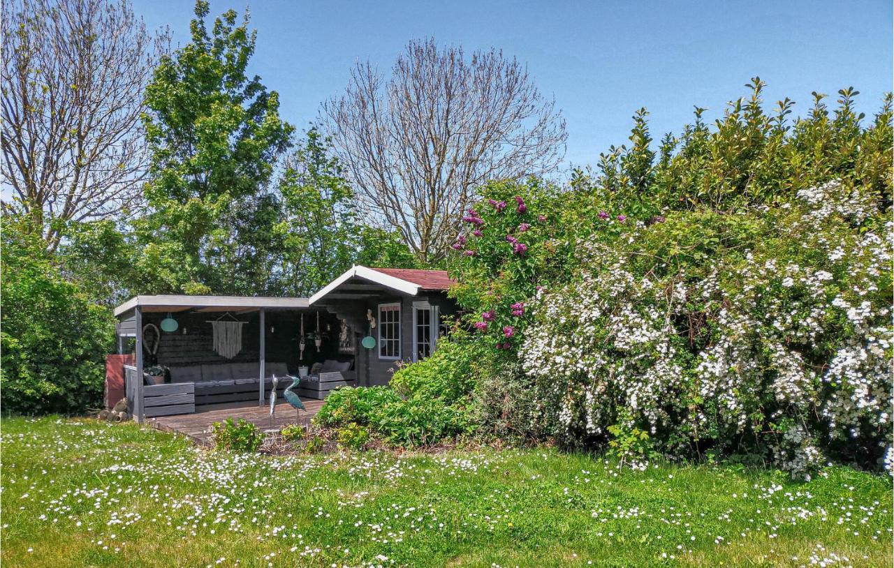 Gorgeous Home In Scharendijke With Kitchen エクステリア 写真