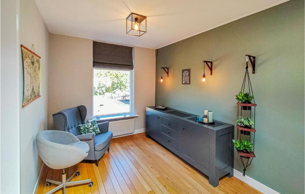 Gorgeous Home In Scharendijke With Kitchen エクステリア 写真